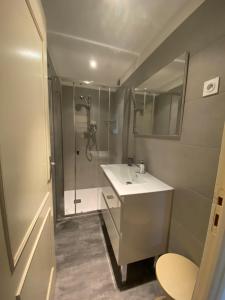 Maisons de vacances Residence LO MONACO Haut de villa, Appartements et Studios : Maison 1 Chambre