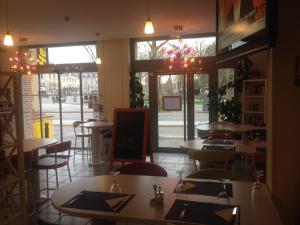 Hotels Hotel Bar Restaurant Couleurs Sud : photos des chambres