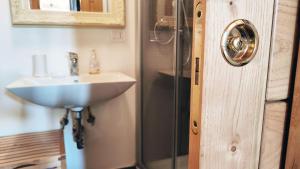 Escape to Comfort, Relax, and Love in Rome - Luxury Agriturismo 5 Suites