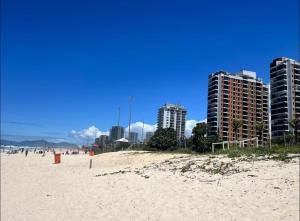 Pé na areia, vistas praia e lagoa Top, Ap Novo!
