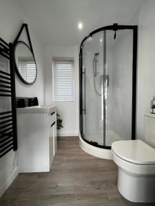 Lowern, Luxury Lodge with Hot Tub and Games Room