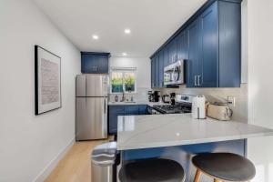 Furnished 1BR WiFi Parking Monthly Rental
