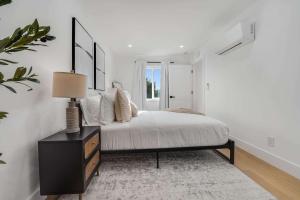 Furnished 1BR WiFi Parking Monthly Rental