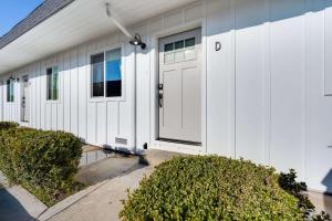 1BR w Parking Near Tech HQs Monthly Stay