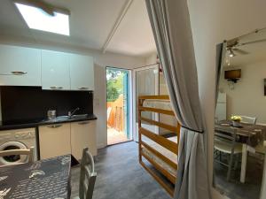 Maisons de vacances Residence LO MONACO Haut de villa, Appartements et Studios : photos des chambres