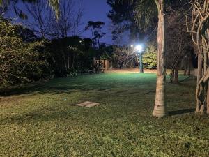 Casa con piscina climatizada y gran jardín