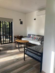 Casa con piscina climatizada y gran jardín