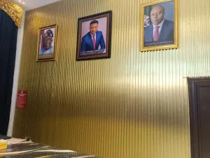 D-e AMBASSADOR LUXURY HOTEL AND SUITE - Rumuwaji