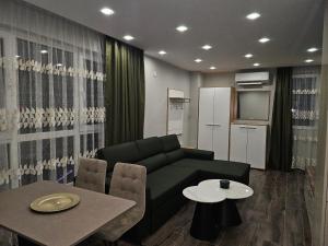Boutique apartment green 2