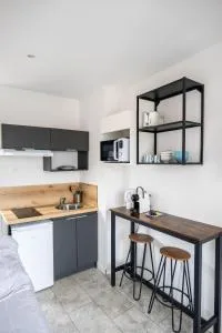 Studio cosy, calme avec cour extérieure, 2e étage - Saran