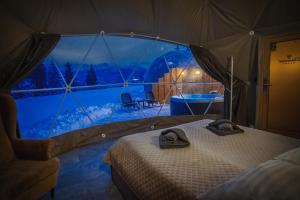 Diamond Glamp & Jacuzzi
