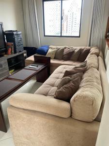 Alugo quarto em cobertura