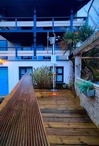 Lakeland Lodge 400 year old Bavarian Lodge with Private Hot Tub Pet Friendly