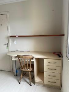 Alugo quarto em cobertura