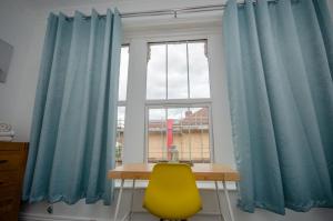 Stylish 91sqm Victoria 2 bedroom Apartment