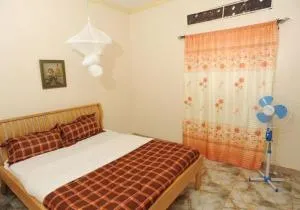 MARS MOTEL & club - Kanungu