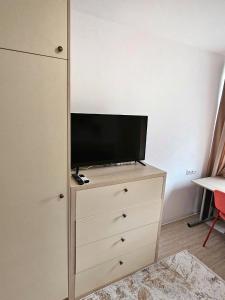 FOUR SEASONS Beach Apartment