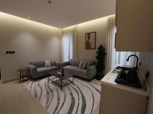 غرفة وصالة في حي العارض