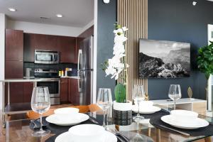 Comfy 2BR-Southtown Near Rvrwalk, Dome & Conv