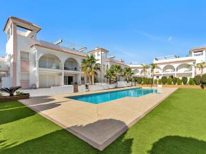 Newly Built Apartment with Direct Pool Access