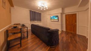 Urban Luxe Stays - Purbrook Bridge