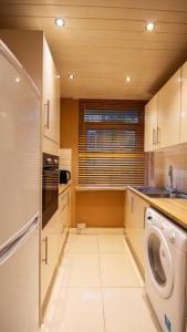Urban Luxe Stays - Purbrook Bridge