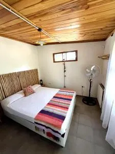 CASITA PINTORESCA EN LAS SIERRAS Y LAGO - Casa Bamba