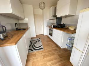 Appartements Apartment 2 Chambres avec 2 Balcons : photos des chambres