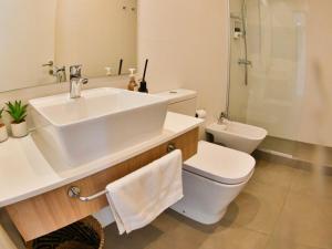 Modern & Bright Studio