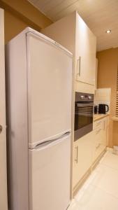 Urban Luxe Stays - Purbrook Bridge