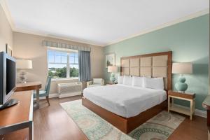 King Room room in Waterfront Inn