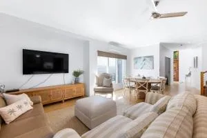 Hamptons Manor On The Park - Parrearra