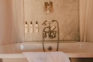 Maisons d'hotes La Maison du Village : photos des chambres