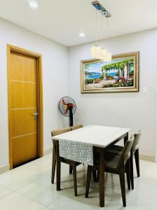 Căn hộ 2 Phòng ngủ cao cấp Him Lam Cho Lon