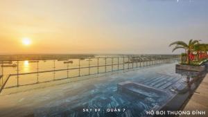 The Sky 89 Panorama D7