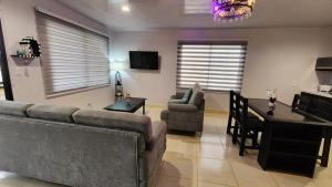 Tropical Noir at Family Lodge