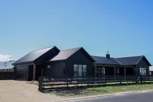 Kookaburra Beachhouse - Coastal Farmhouse Retreat - ناراركورت