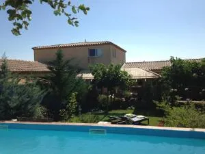 多美内梅迪特兰尼住宿加早餐旅馆 - Pouzols-Minervois