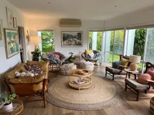 Beach front Somers 1950s family holiday home! - Fairhaven