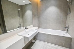 Spacious 1BR with Burj Khalifa View in District One Meydan