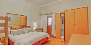 Wampex Guest House In Port Elizabeth R400 Night - Hallack Rock
