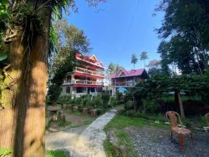 Magnolia Farmhouse and Homestay - Sombāri