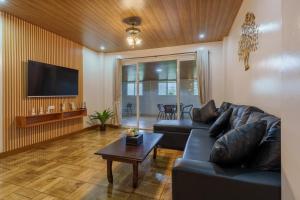 Orange House A#1 Camp John Hay nr Eco Trails