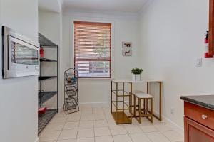 Luxury Home Minutes to Downtown Close to Everything Nice