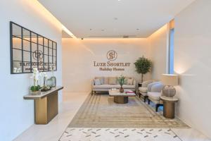 Spacious 1BR Burj Khalifa Views in District One Meydan