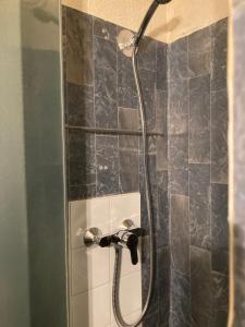 Appartements Studio Cosy centre station Parking gratuit : photos des chambres