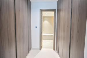 1BR Retreat by the Crystal Lagoon in District One Meydan