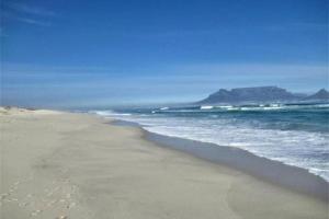 Beachfront Apartment with Amazing Views on Kite Surfing Beach