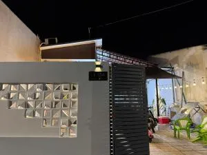 Lauren Homestay - Phumĭ A Lang