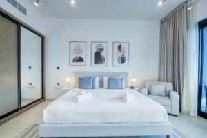 AWS Holiday Homes - Dreamful Views of the Burj